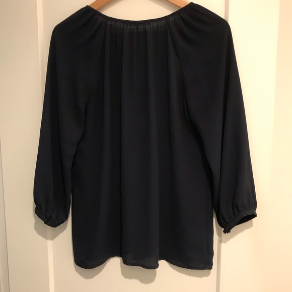 Wow! so cute! Like New! Violet+Claire: Women's long sleeve v-neck blouse in n… - Picture 2 of 6